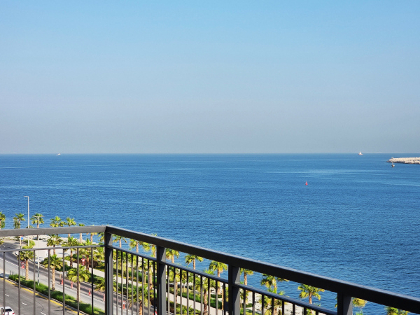 Luxury top floor apartment with sea views